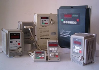 0.75KW 220V輸入380V輸出變頻器解析 性價比之選與行業應用